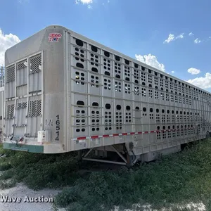 2017 Wilson PSDCL-402P livestock trailer