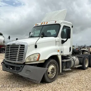 2015 Freightliner Cascadia semi truck