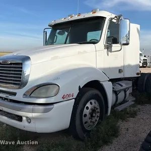 2013 Freightliner Columbia semi truck