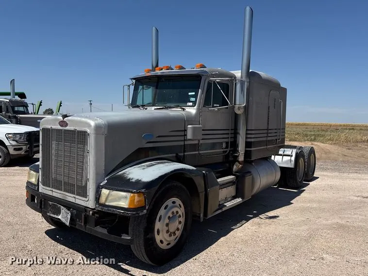 1987 Peterbilt 567 semi truck