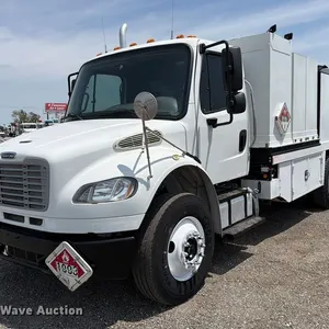 2014 Freightliner Business Class M2 fuel / lube truck