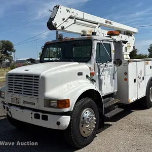 2001 International 4700 bucket truck
