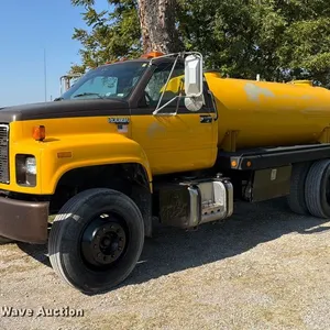 1994 Chevrolet Kodiak C5500 tank truck