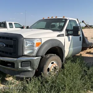 2015 Ford F550 Super Duty XL flatbed truck