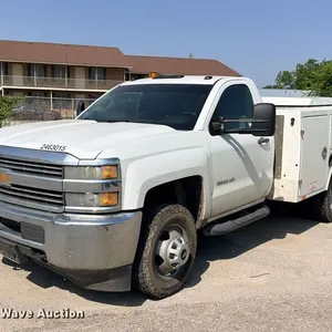 2016 Chevrolet Silverado 3500HD utility bed pickup truck