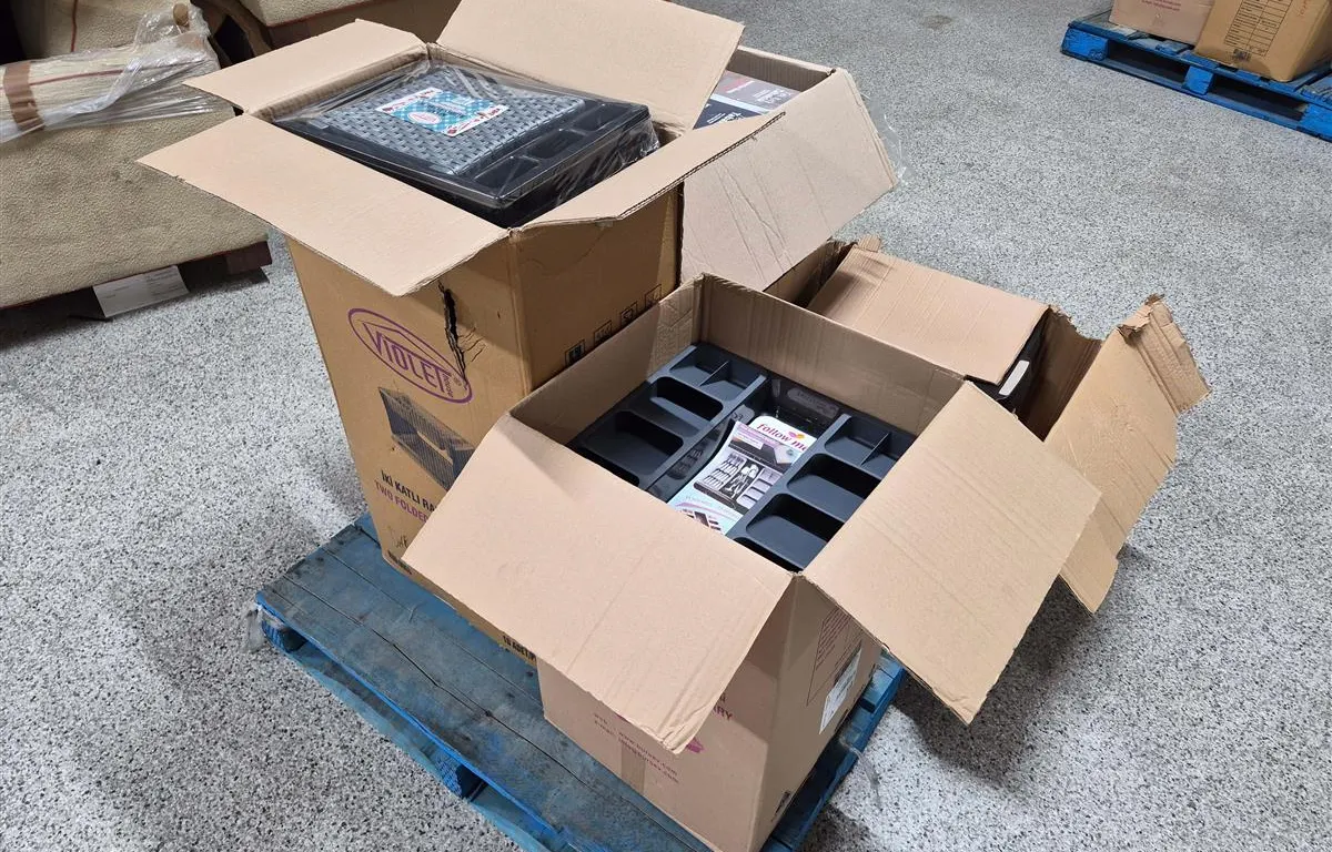 Assorted Kitchen Racks & Organizers
UNRESERVED