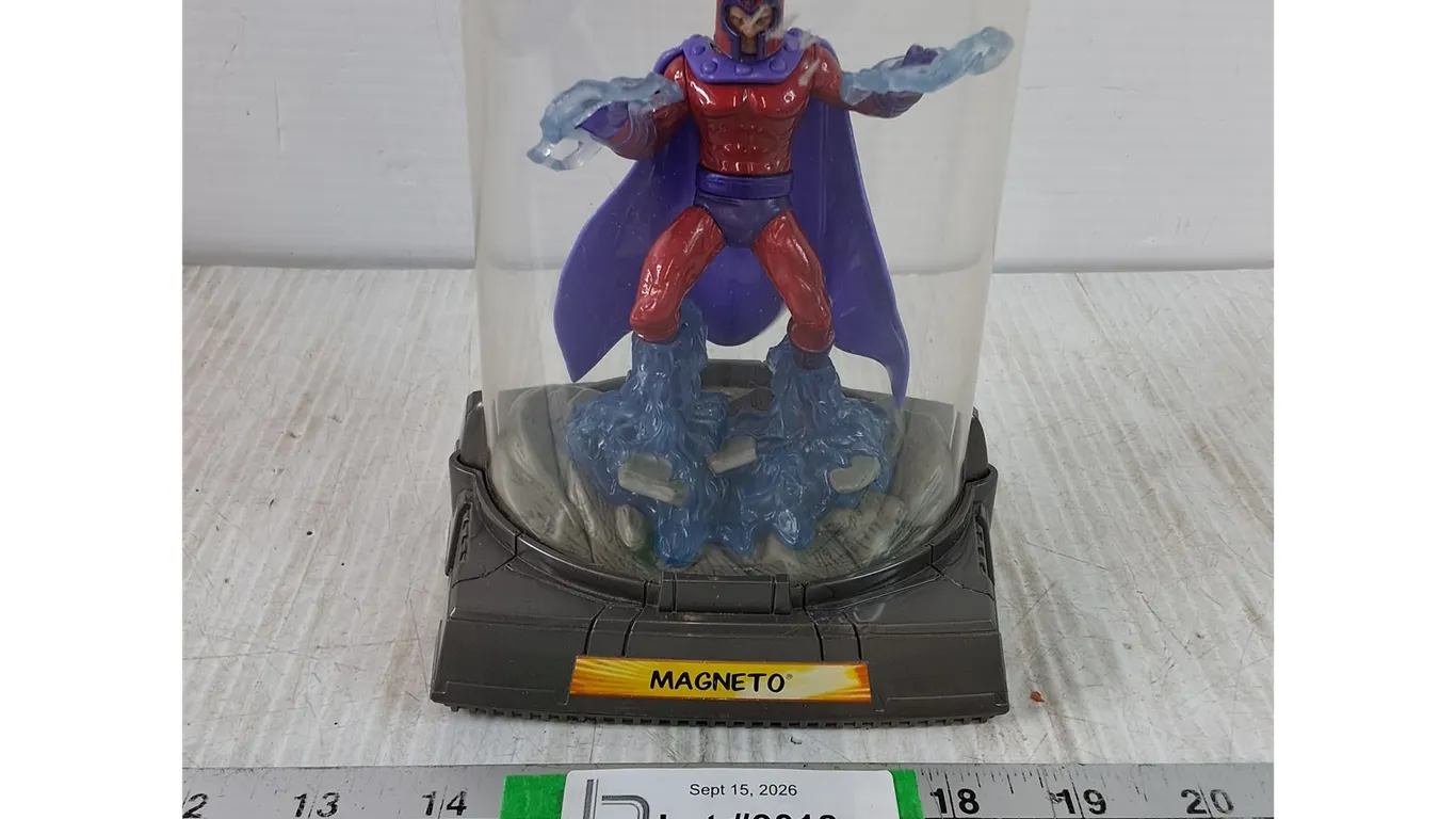 Marvel Legends Magneto Die-Cast Metal action Figure