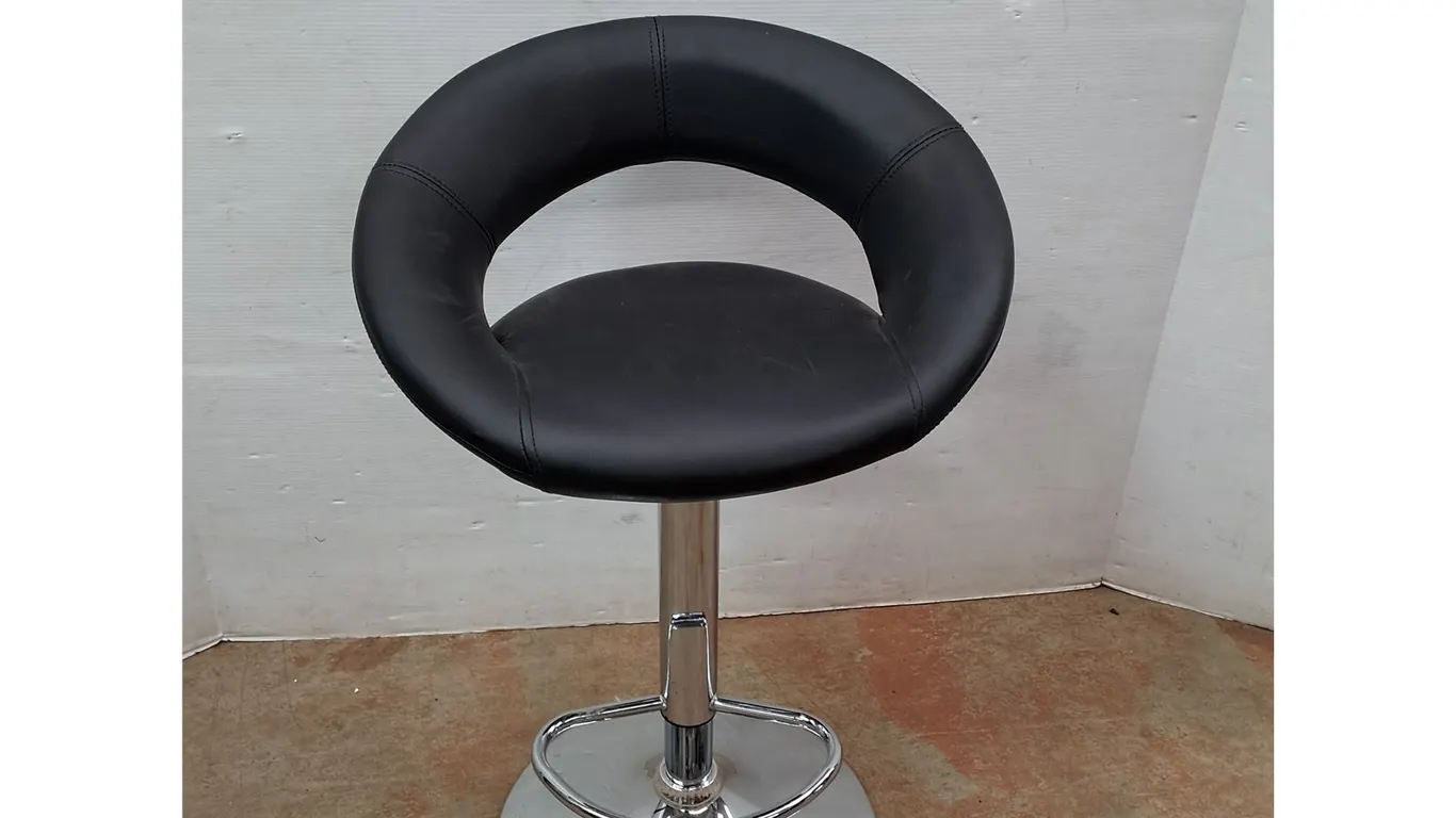 *Leather Style Height Adjustable Chair- Not Working 32" Tall, Can't Ship