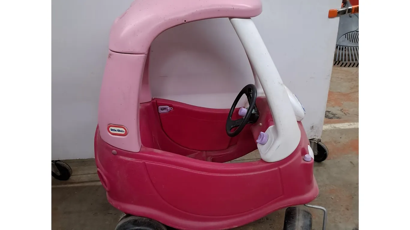 *Little Tikes Ride on Toy Car- Can't Ship