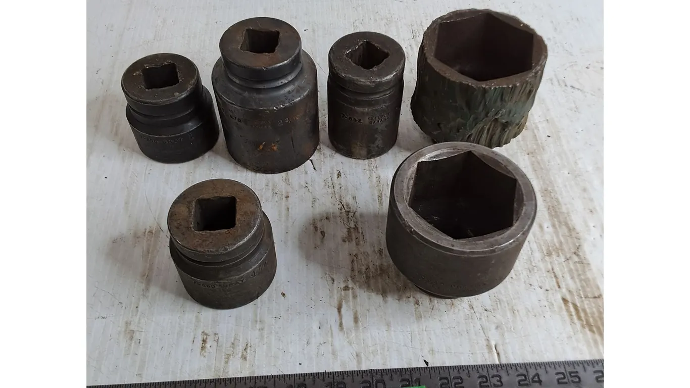 (6) Gray & Proto 1" Sockets