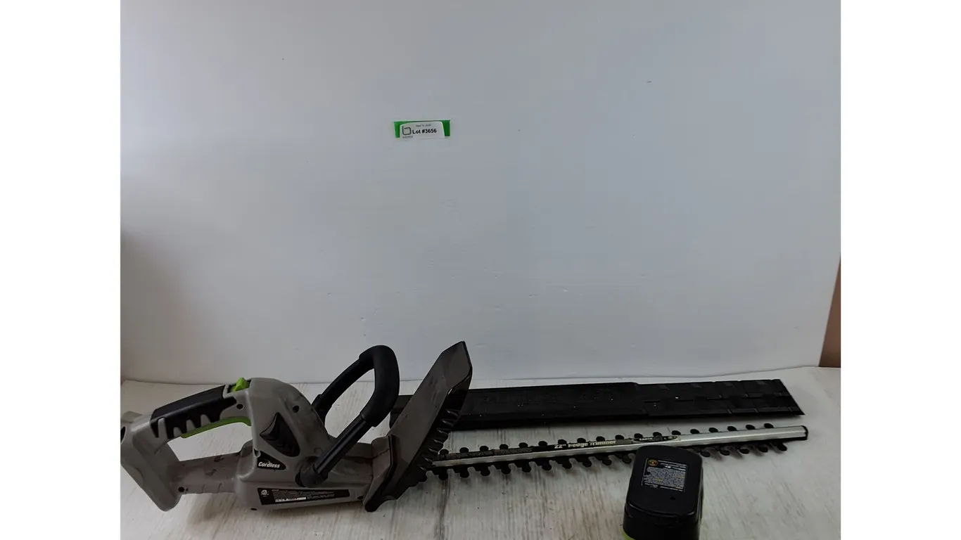 Cordless EarthWise 22" Hedge Trimmer with Blade Cover, Battery,Charging Station Untested,Pickup Only