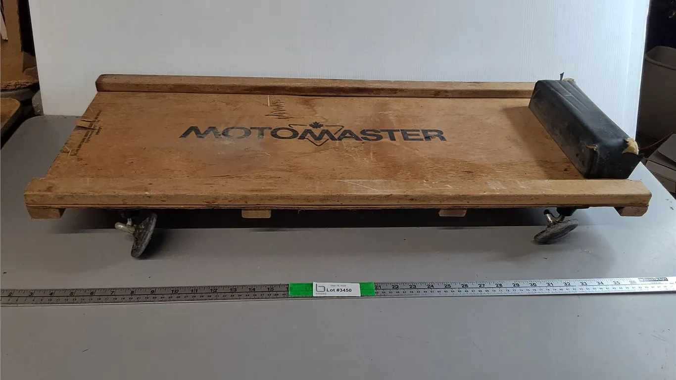 Motomaster Wooden Creeper 36" x 16"- Can't Ship