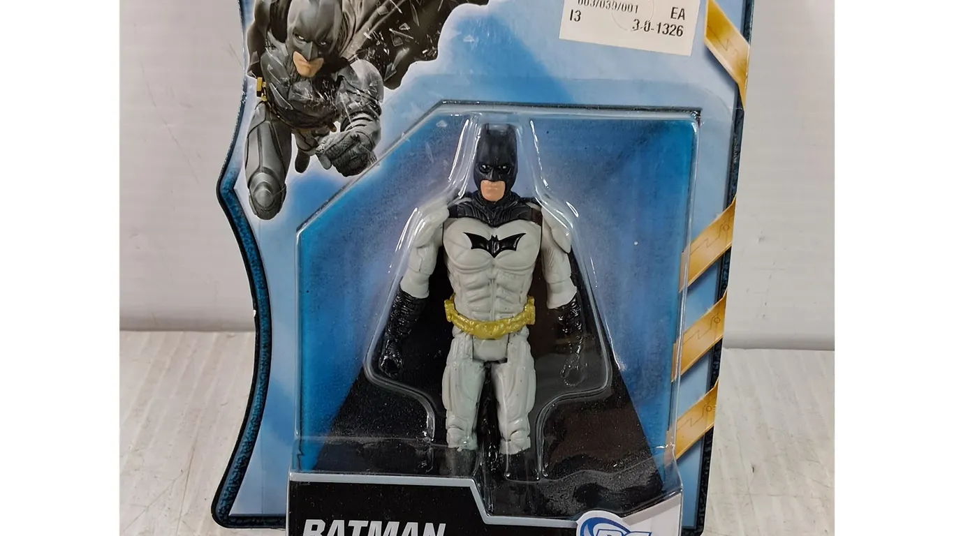 DC Comics Batman Action Figure-4" Tall (NIB)