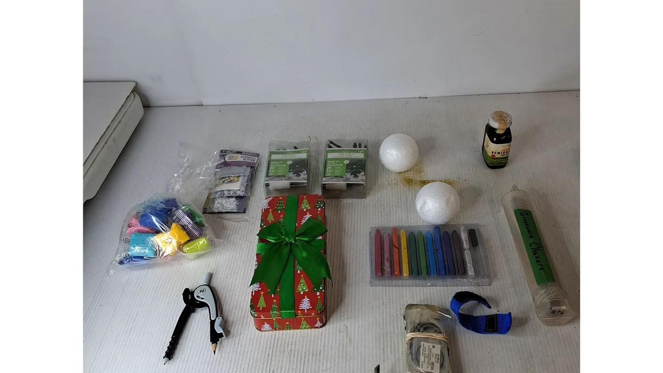Plaid 25W Wood-Burning/Craft Tool (Doesn't power on), Glitter, Wire Lights, Greenware Cleaners, Misc