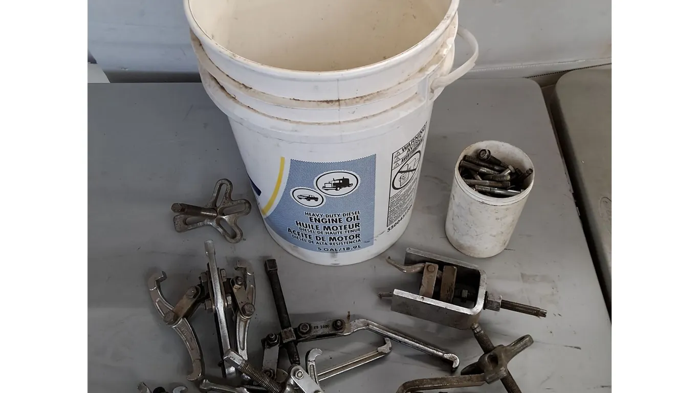 *Assorted Gear Pullers & Hardware - PICKUP ONLY