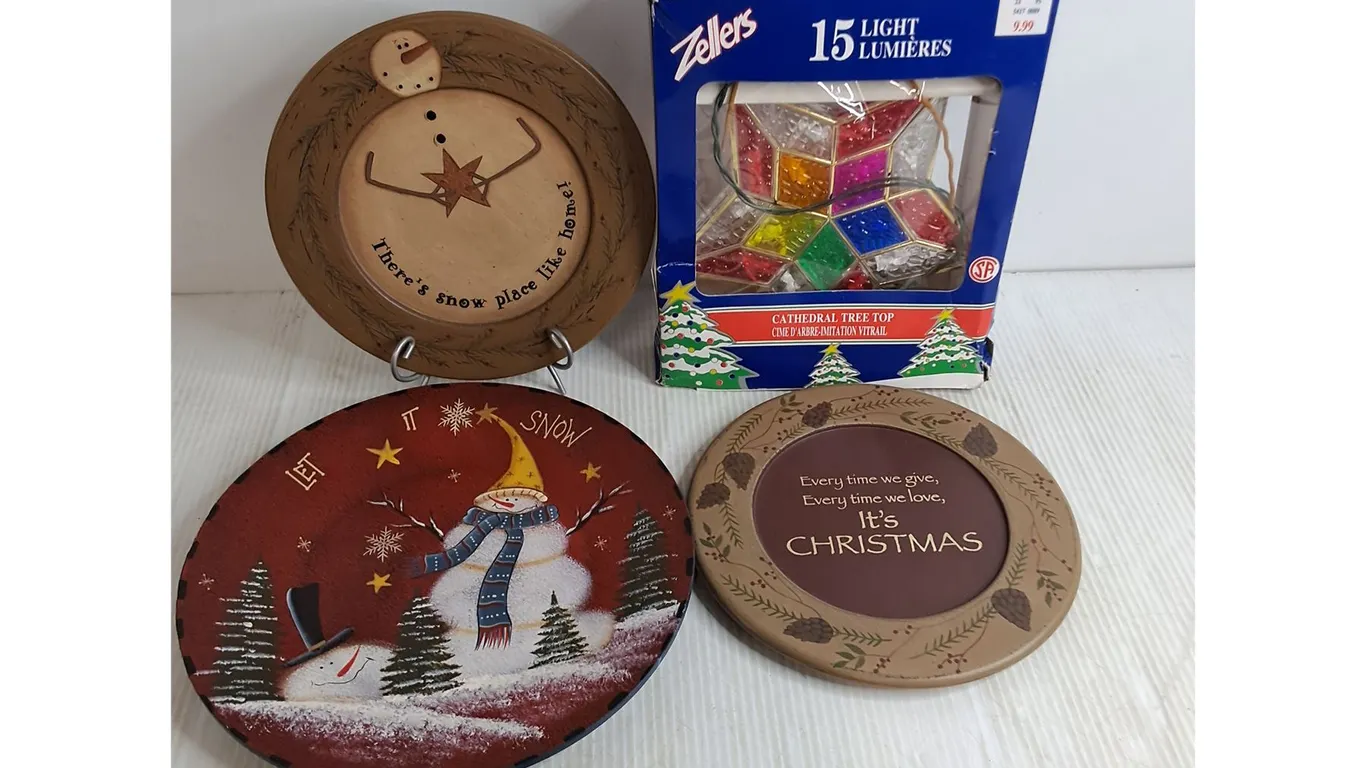 Decorative Christmas Plates, Electric Cathedral Tree Topper - Tested