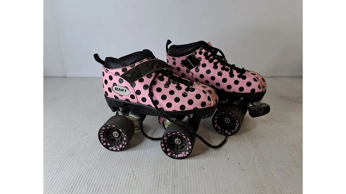 Riedell Dart Quad Roller Skates Size 3 ( as is)