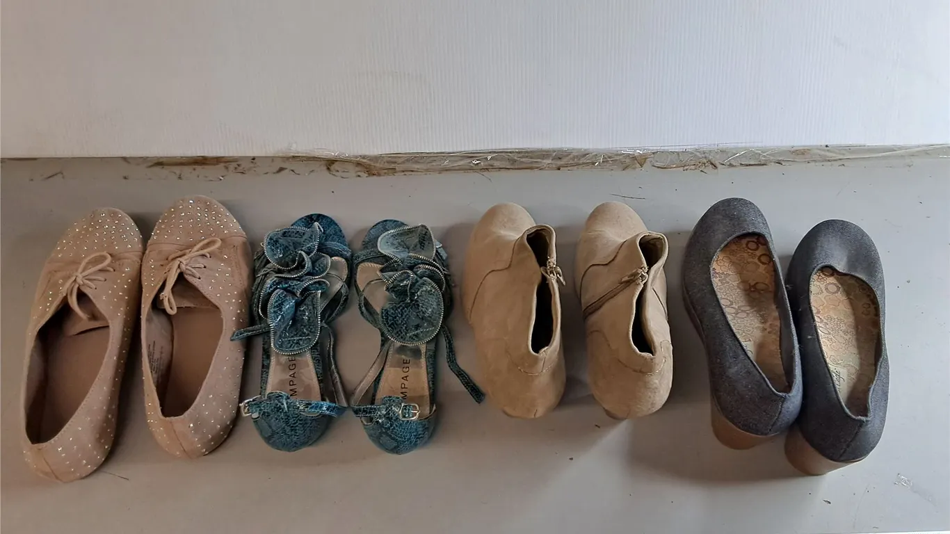 (4) Pairs of Women's Shoes- Size 9, 9.5 & 11