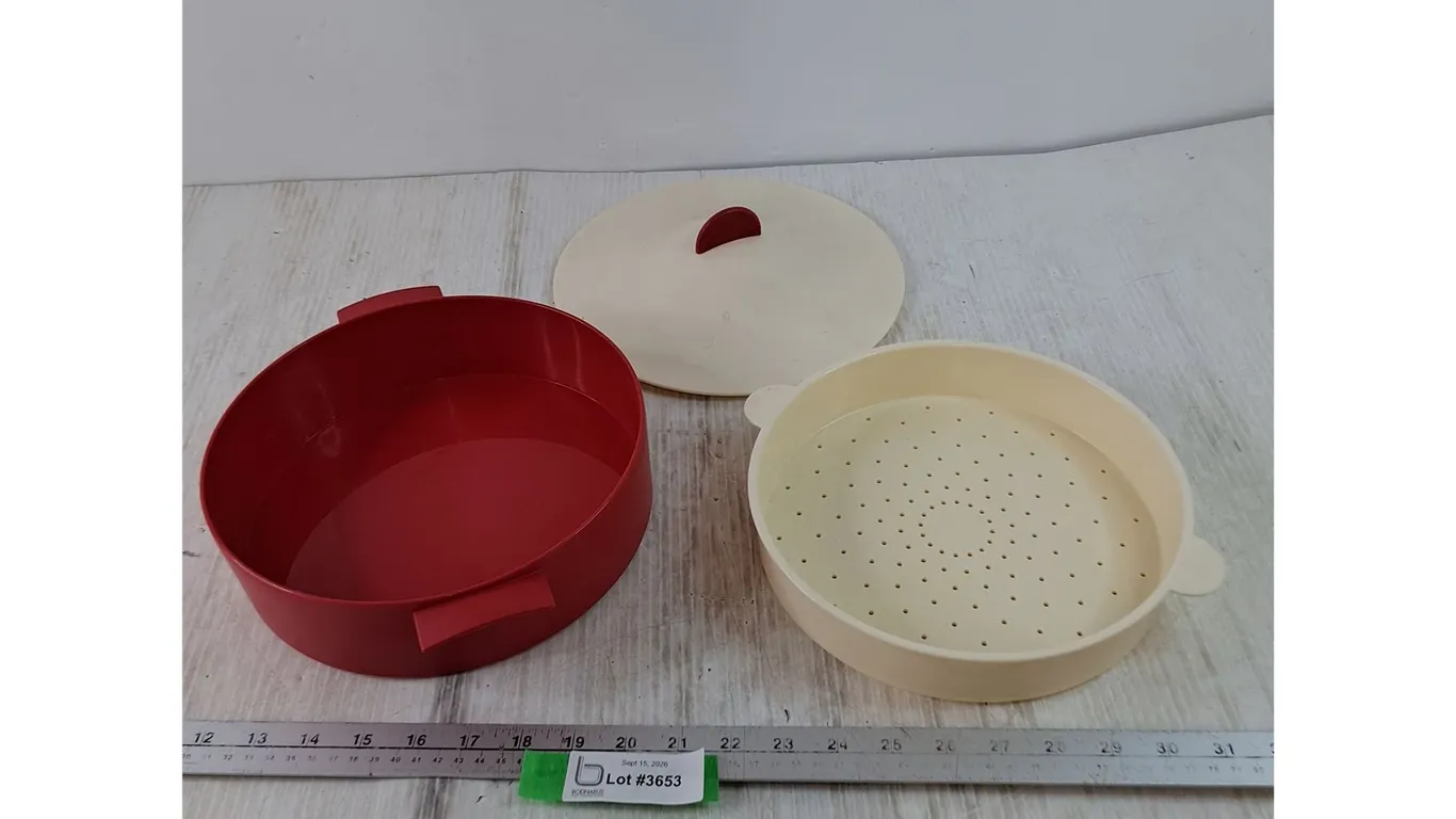 Tupperware Microwave Safe Serving Pot, Colander, Lid