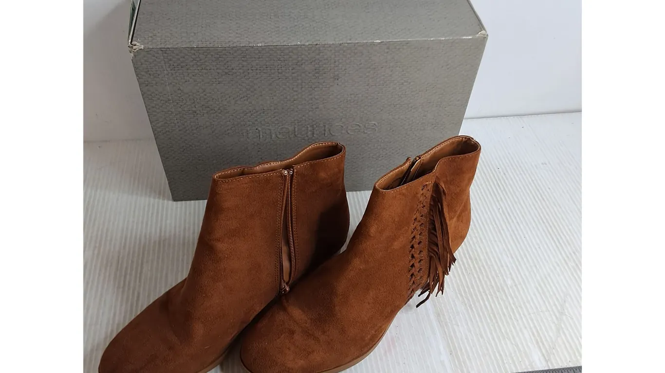 Maurice's New Size 11 Women's Faux Suede Fashion Boots