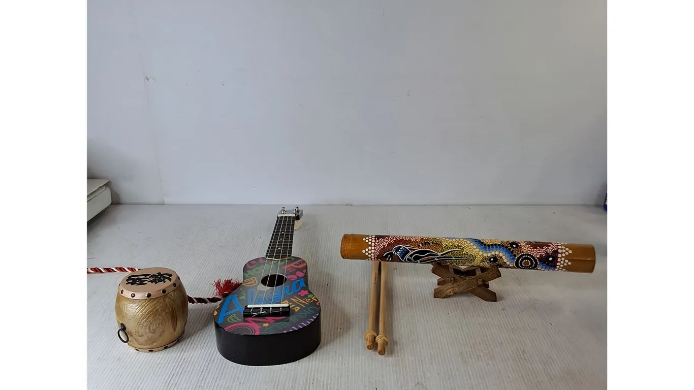 Childrens Ukelele, Percusion, Piggy Bank Barrel