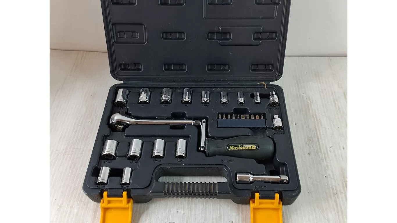 Mastercraft Folding Ratchet with All Attachments and Carry Case