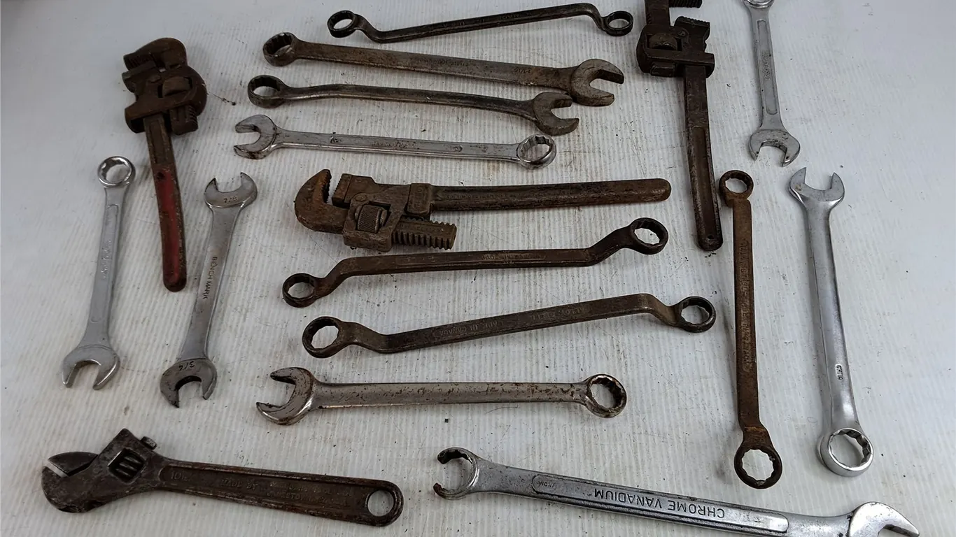 Assorted Combination & Pipe Wrenches