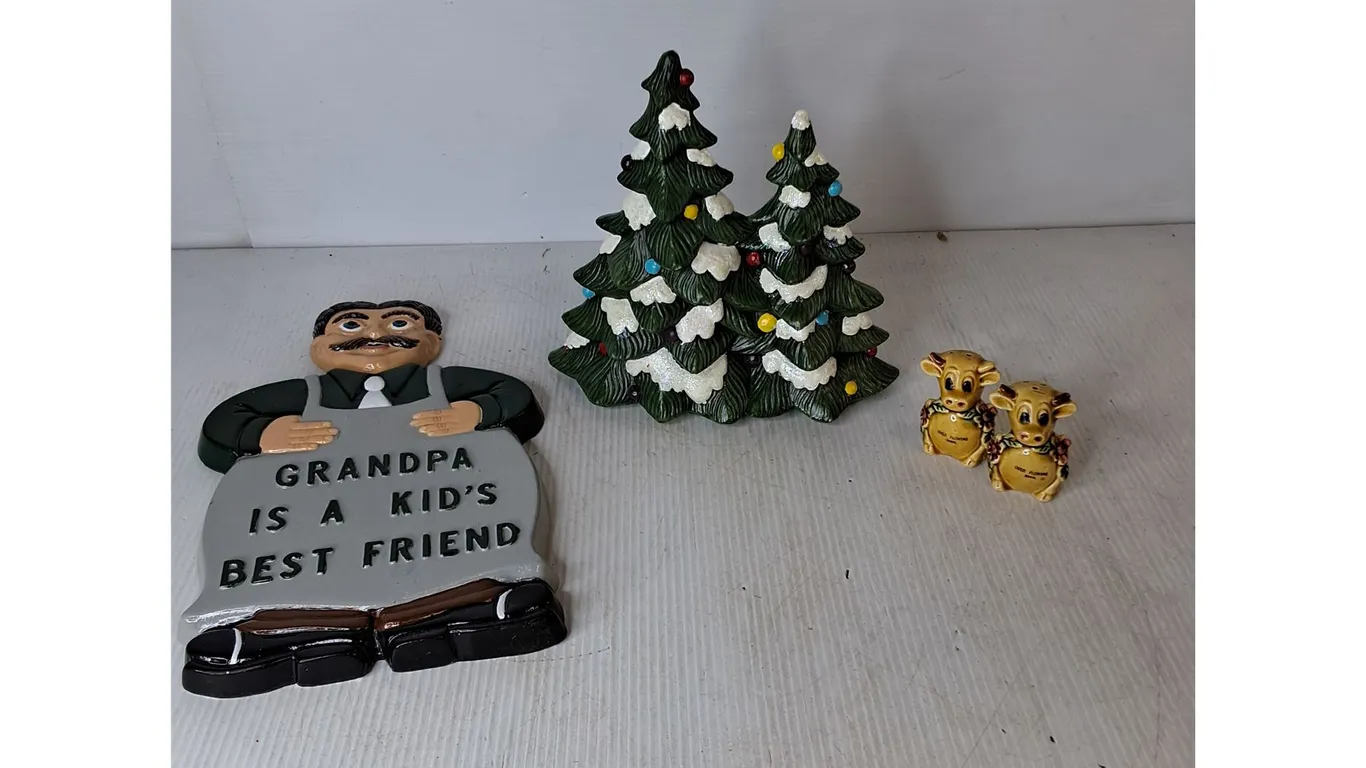 Holiday Decor, Decorative Salt & Pepper Shakers, Decorative Wall Sign