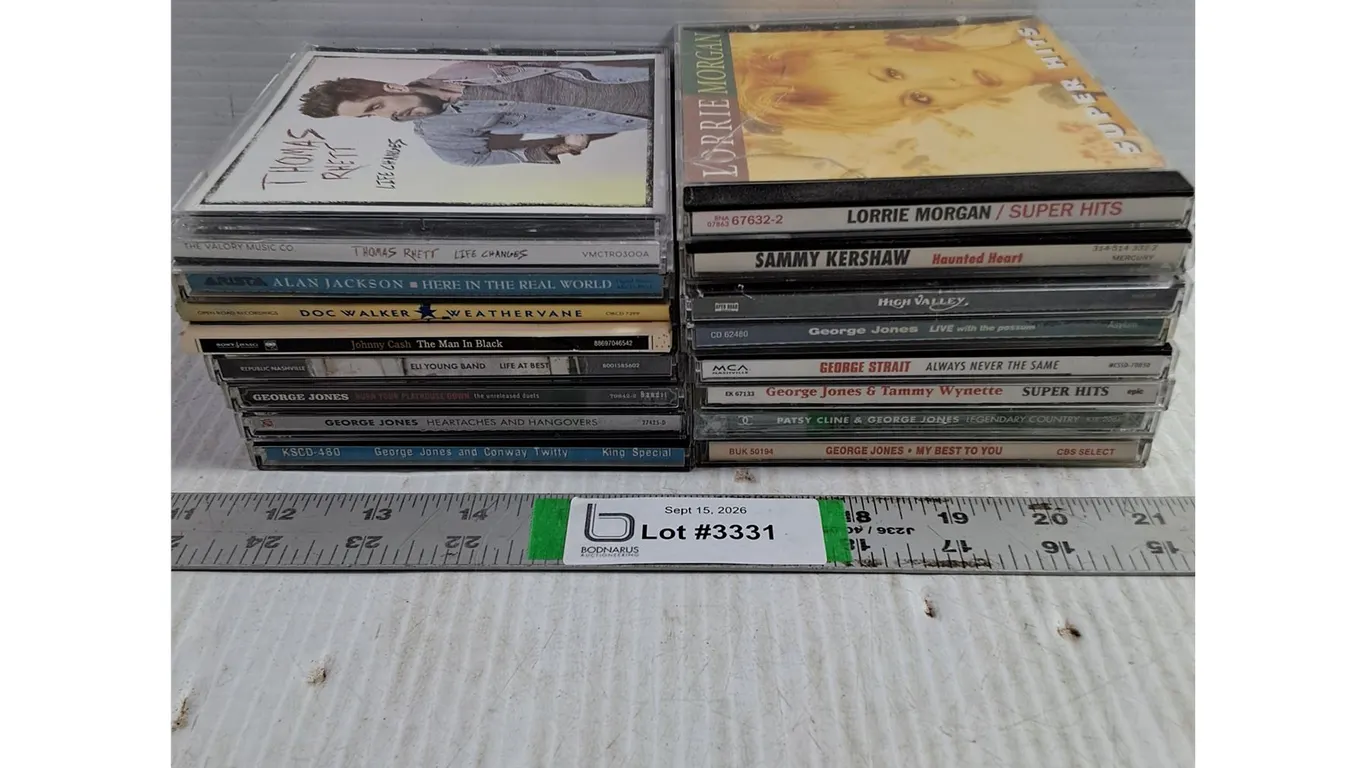 (16) Country Music CD's Featuring George Jones,Johnny Cash and others