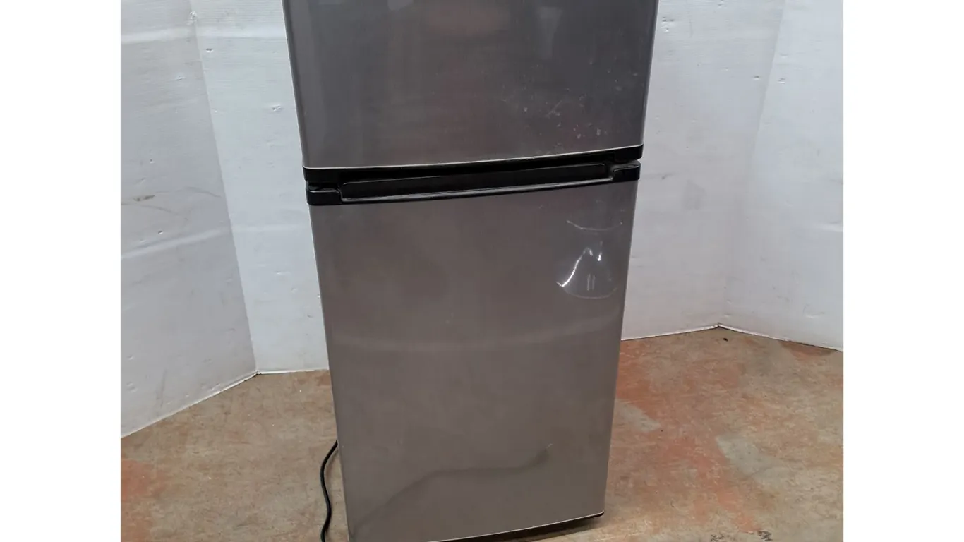 *Magic Chef Mini Fridge & Freezer 43.5" Tall- Powers On, Can't Ship