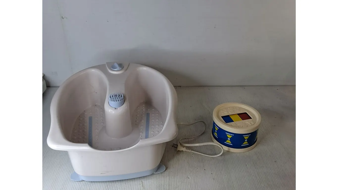 Electric Foot Bath Massage (powers on), Vintage 1976 Fisher-Price Xylo-Drum
