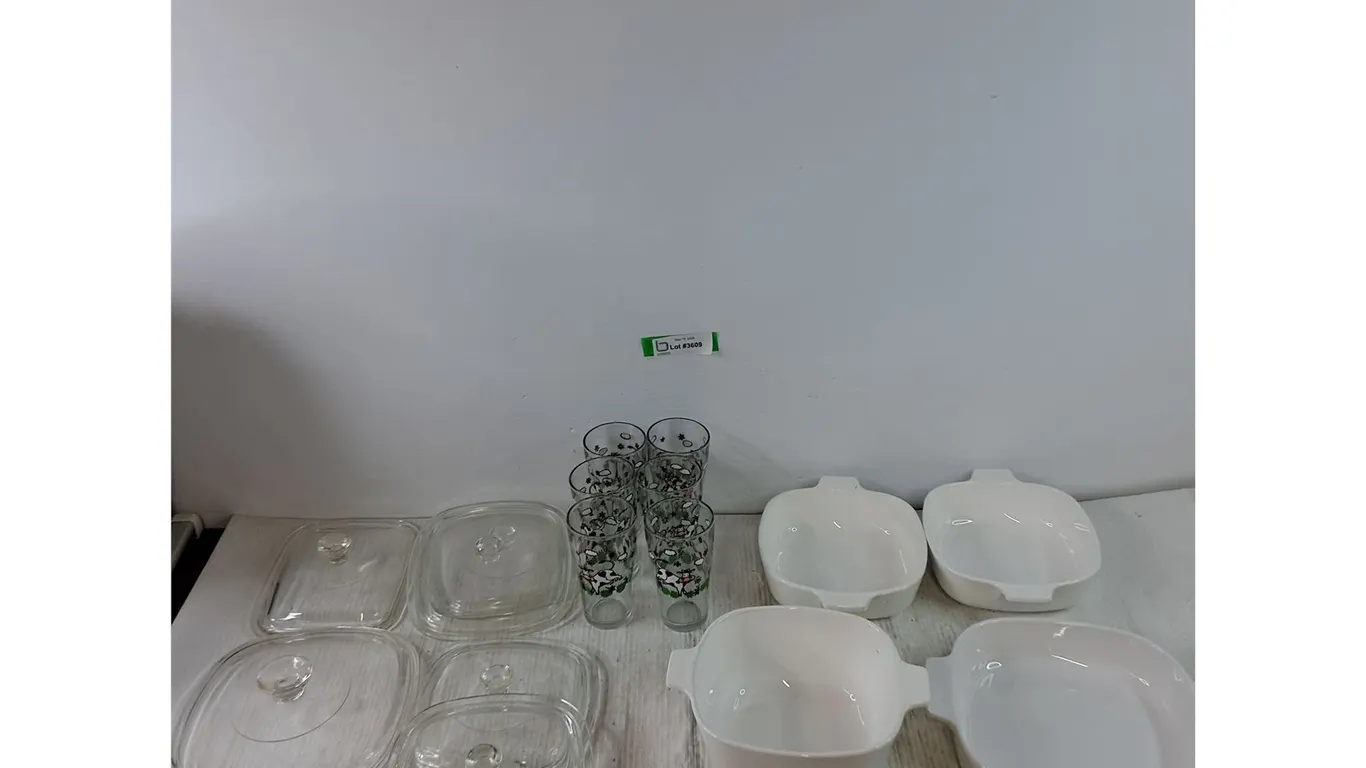 (1) Pyrex Lid, (5) Oven Dish Lids, (6) Cow Glasses, (4) Corning Ware Oven Dishes