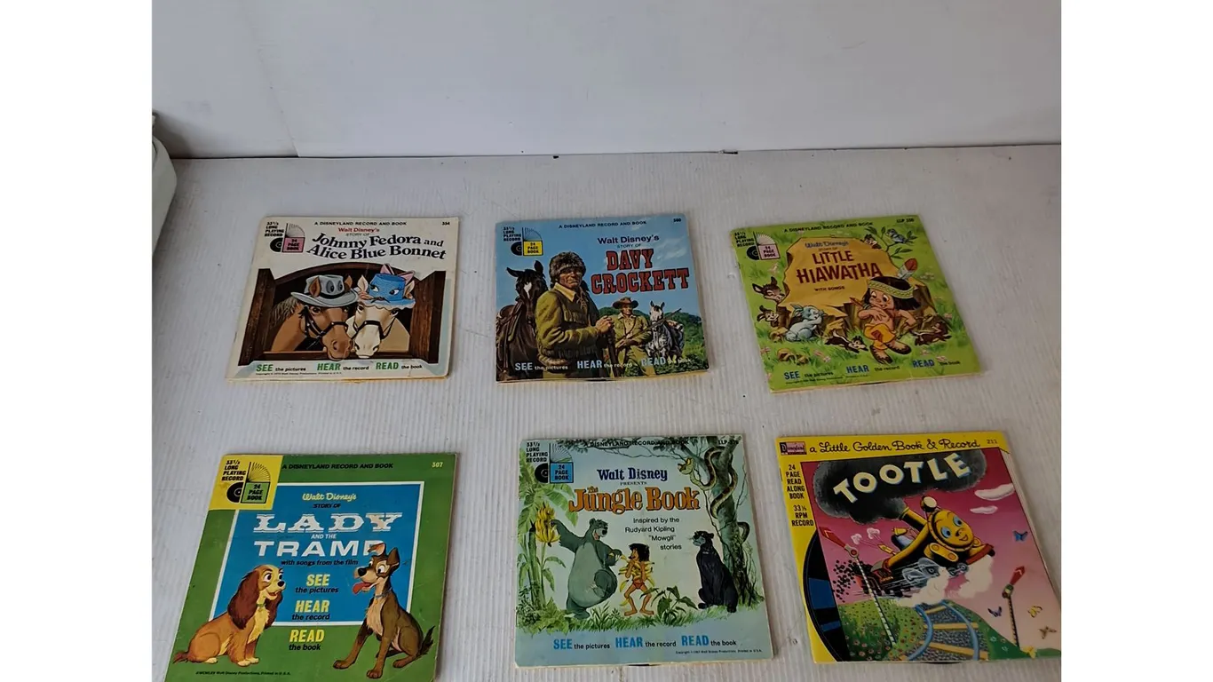 (6) Disney Books With Records; Davy Crockett, Little Hiawatha, Lady & The Tramp, Misc