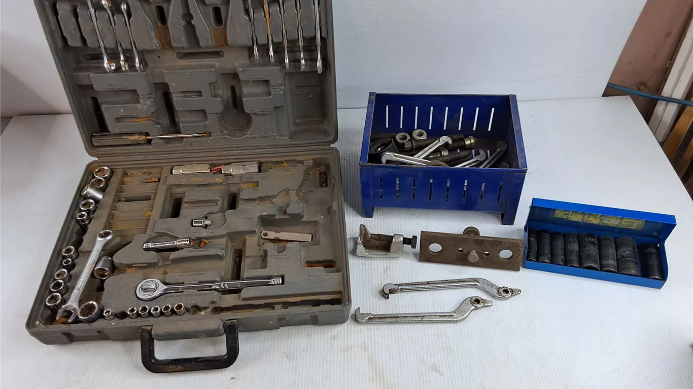 Ratchet Wrench & Sockets, Impact Sockets & Assorted Hardware