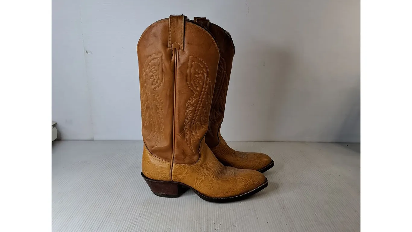 Brown Cowboy Boots Size 11" ( as is)