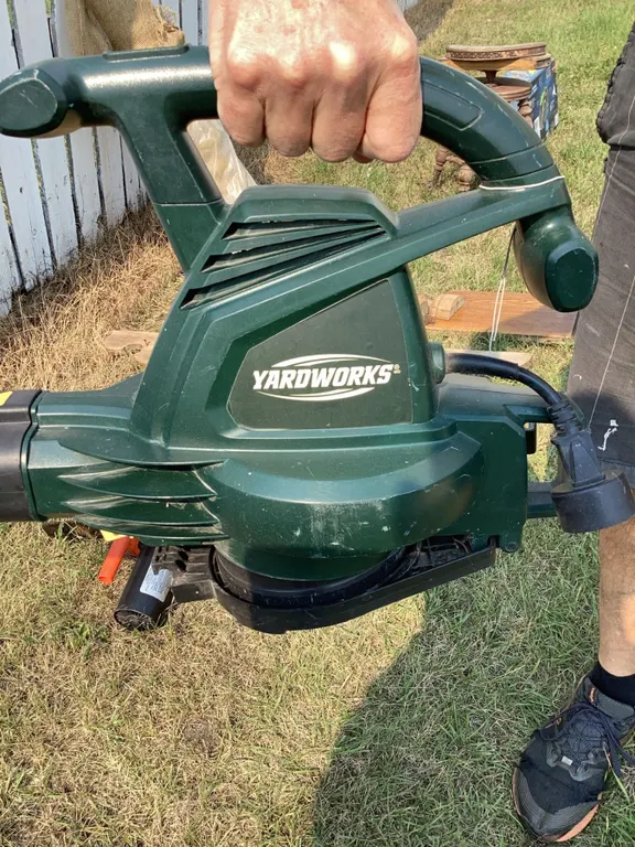 Yardworks Electric Leaf Blower and Vacuum