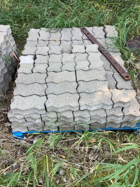 Pallet of Interlocking Concrete Pavers