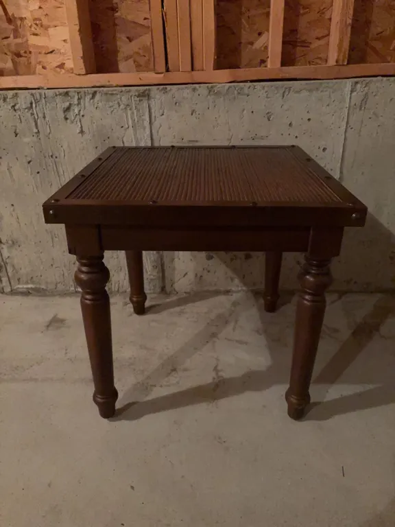 Square Wood Table with Turned Legs, 24" x 24" x 24"