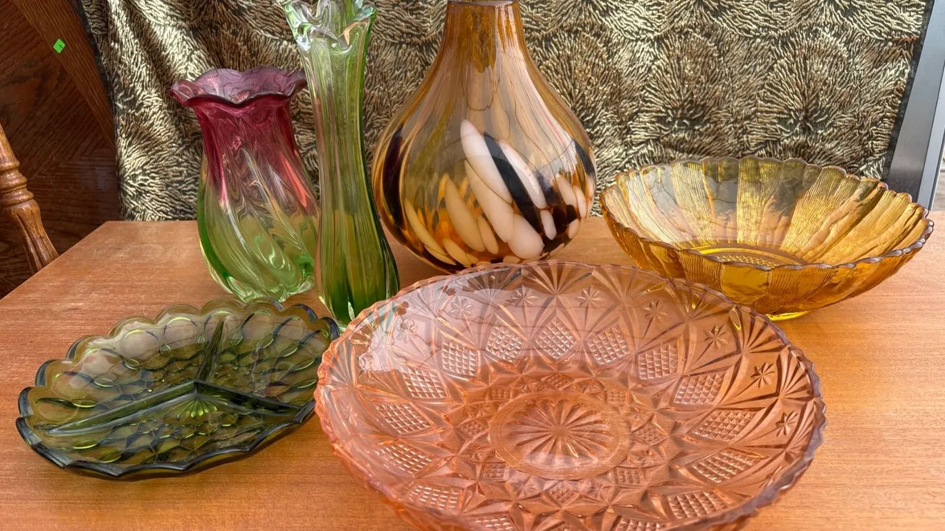 Coloured Art Glass Vases and Bowls, Lot of 8