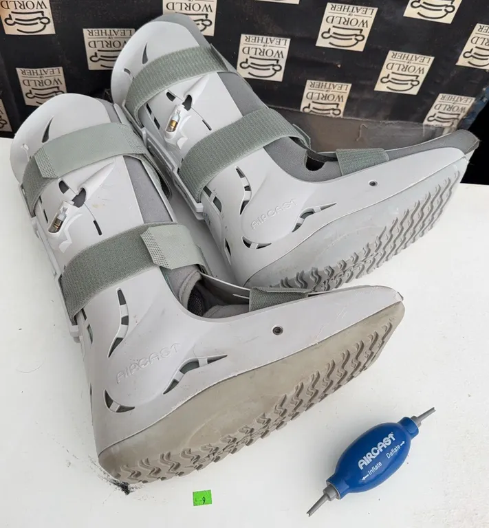 Aircast FP Walker Walking Boots Medium Pair With Pump