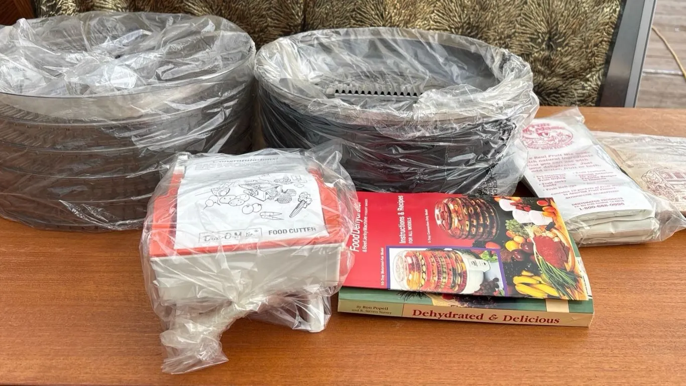 Ronco Food Dehydrator Kit Brand New in Original Box with Accessories and Manuals