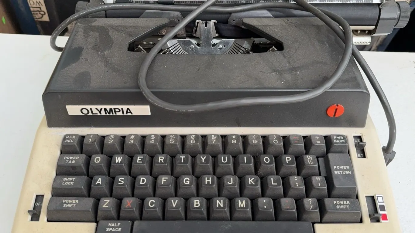 Olympia Werke AG Model X-L12 Electric Typewriter