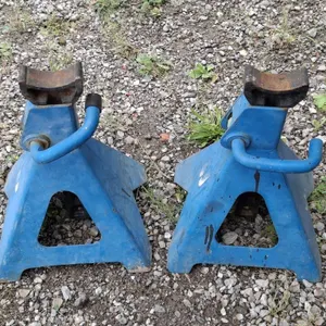 Pair of axle stands