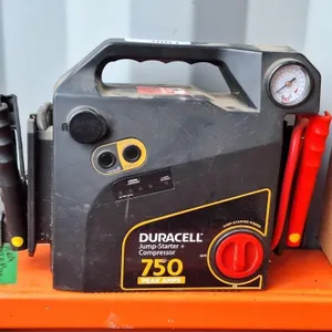 Duracell Jump Starter + Compressor 750 peak amps