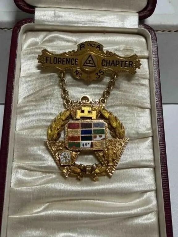 14K gold Masonic past high priest jewel brooch