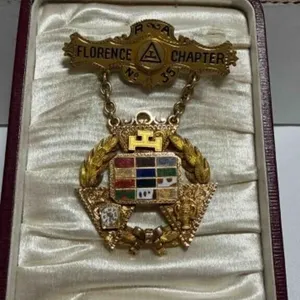 14K gold Masonic past high priest jewel brooch