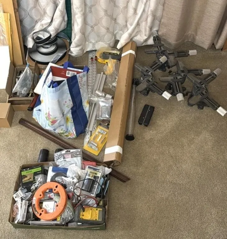 4 metal wood clamps, Hardware, and More