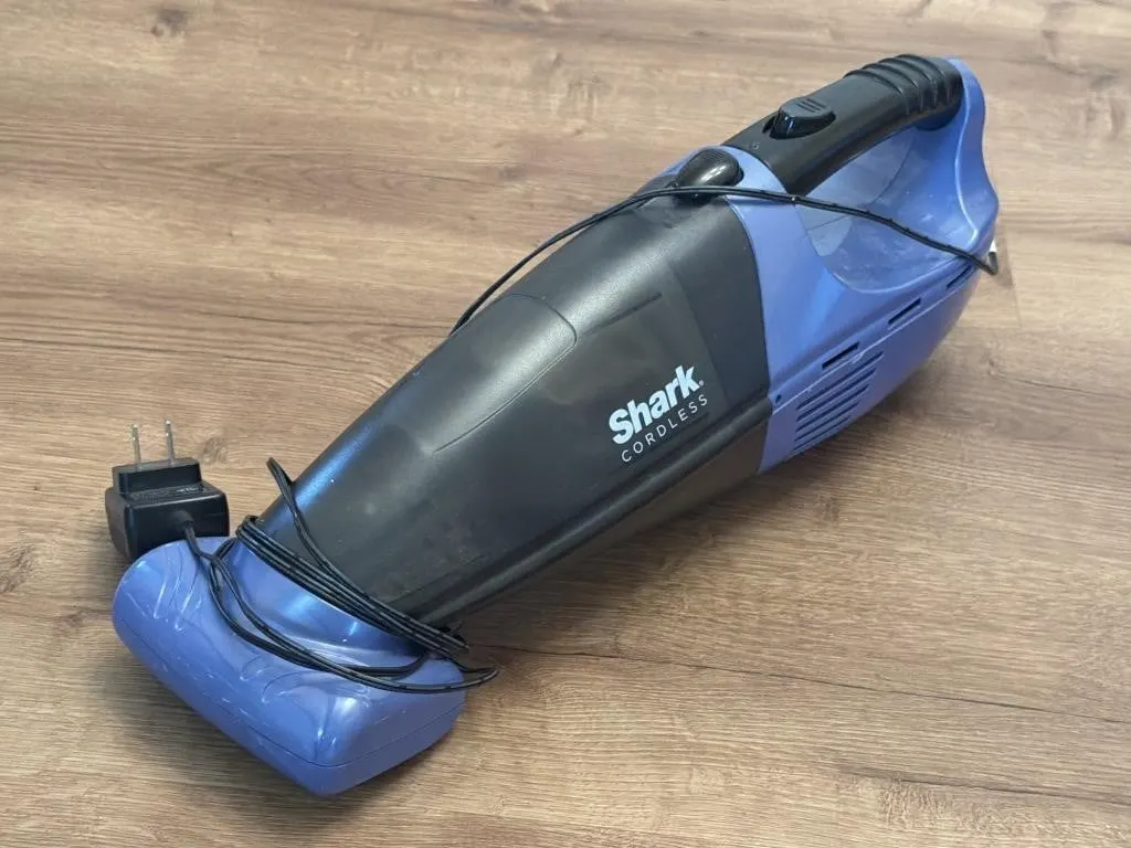 Shark Cordless Hand Vacuum Cleaner