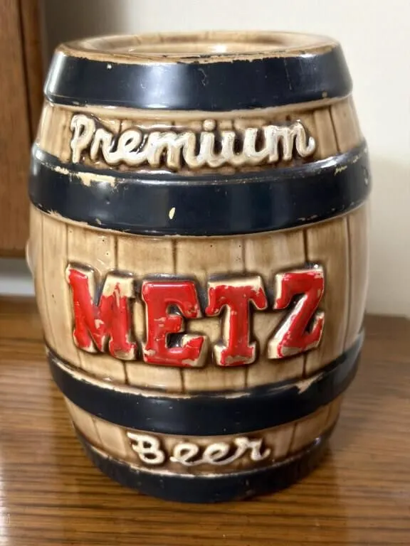 Vintage Metz Beer Ceramic Keg Coin Bank 6”