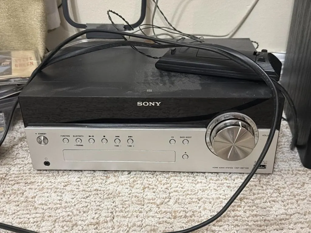 Sony Home Audio System CMT-SBT100 with Speakers,